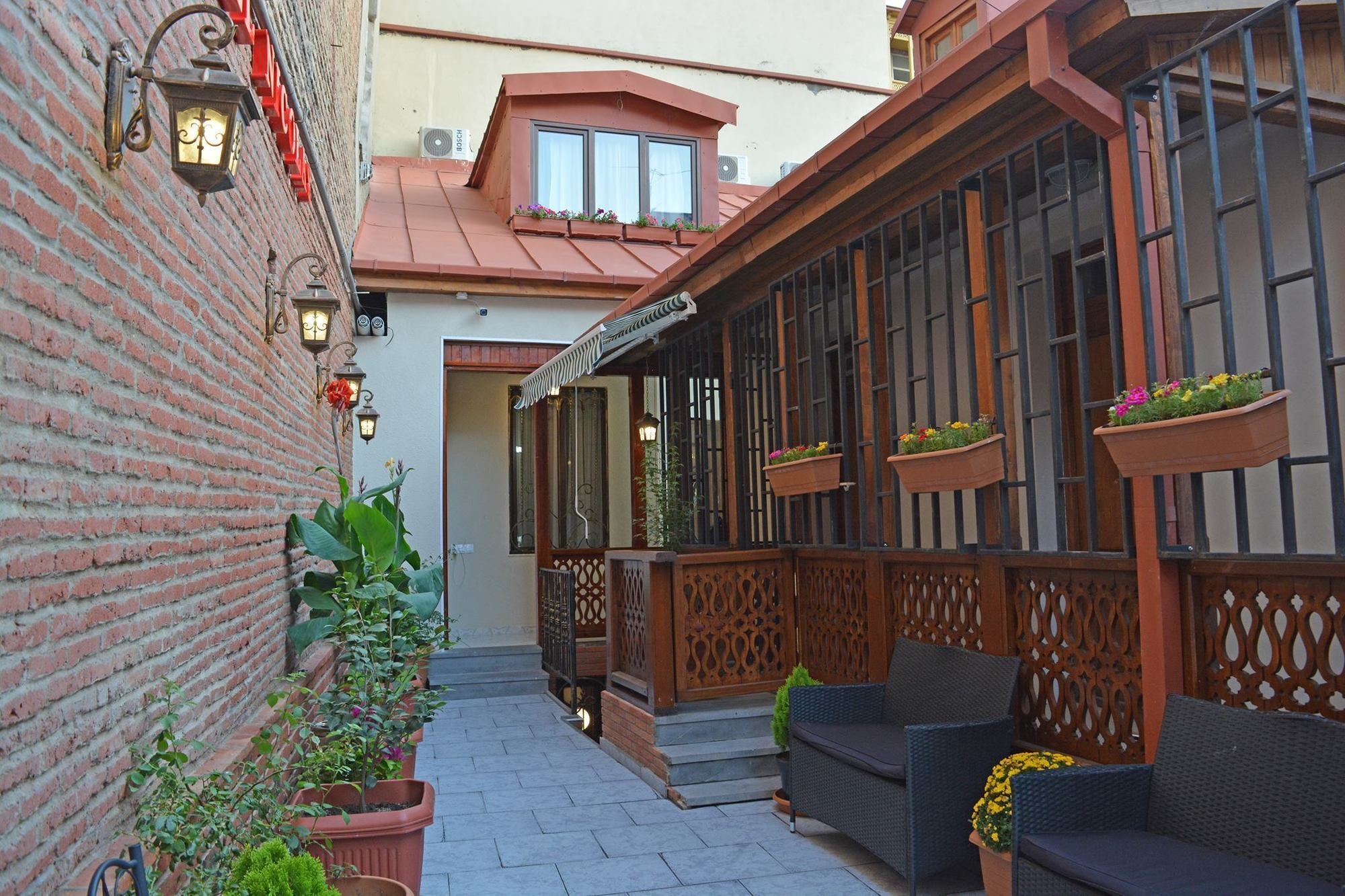 Nicolas Boutique Hotel Тбилиси Экстерьер фото
